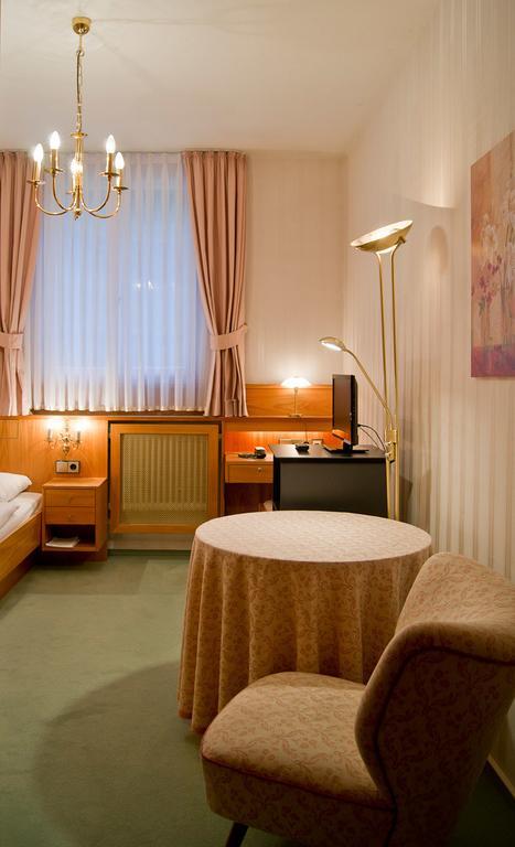 Zum Kranz Garni Hotel Bad Rippoldsau Szoba fotó